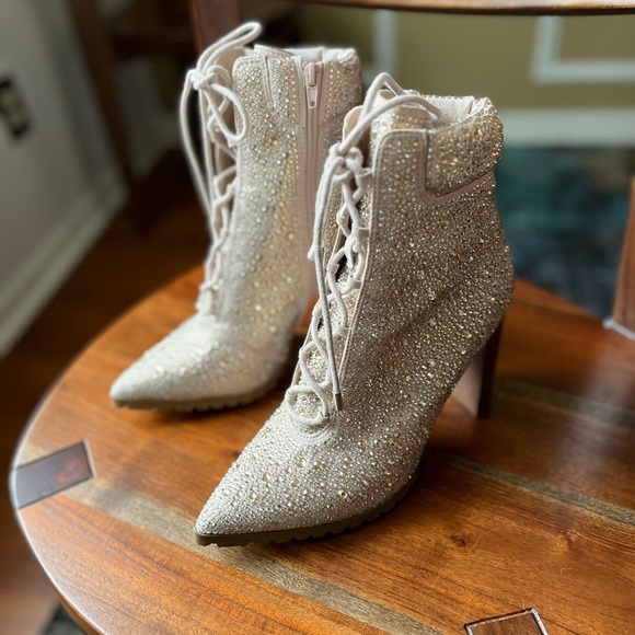 Steve Madden Illisa Rhinestone Lace Up Ankle Boot - Picture 4 of 16